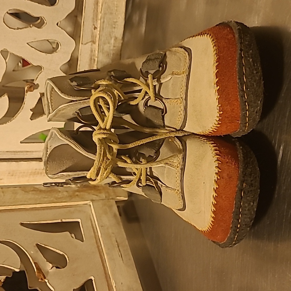 Sorel Moccasin Boots